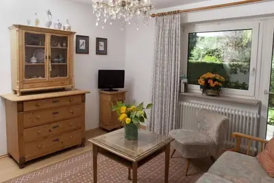 Image de Ferienwohnung Erdgeschoß (50 Qm) mit Schlafzimmer, Wohnzimmer, Küche, Bad, Terrasse, Tv