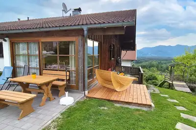 Image de Ferienwohnung Sulzberg mit 2 sep. Schlafzimmern, Eg mit Terrasse, 68 qm