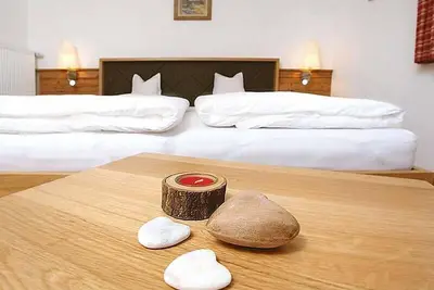 Image de Gemütliche Zwei-Raum-Ferienwohnung, 34 m², extra Schlafzimmer, Balkon und Bergblick
