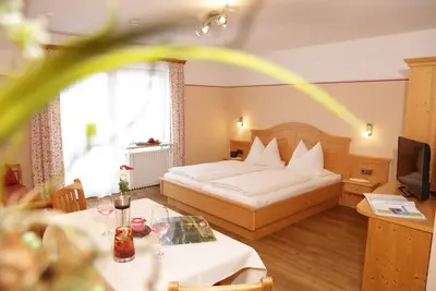 Image de Typ A - Einzimmer-Ferienwohnung-Eg (27 Qm) mit gemeinsamen Wohn-Schlafraum, Küchenzeile, Dusche/Wc.