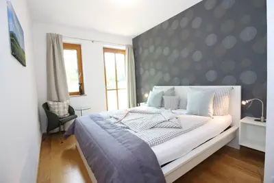 Image de Ferienwohnung \"Achental\" - groĂźzĂĽgige Ferienwohnung (120 qm) fĂĽr bis zu 6 Personen mit offener KĂĽche