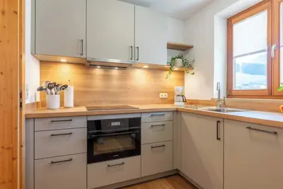 Image de Ferienwohnung -Hochfelln- (72 qm), Balkon, Küche extra, 2 Schlafzimmer mit je einem Bad, Wohnzimmer, max 4 Pers, Wlan