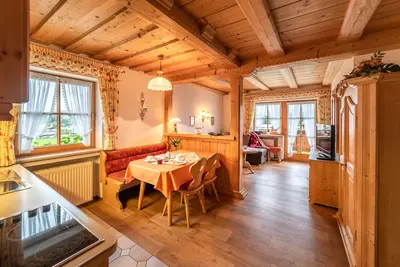 Image de -1- Ferienwohnung (43qm), Balkon, Kochnische, 1 Schlaf- und 1 Wohn-/Schlafzimmer, max 4 Pers, Wlan