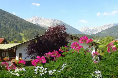 Image de Ferienwohnung Nr. 5, 1 bis 2 Personen, 55 qm, 1 Schlafzimmer, Wohnraum mit Schlafcouch, separate Einbauküche, Balkon