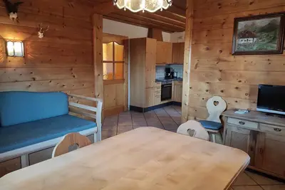 Image de Ferienwohnung Samerberg für 2-4 Personen 1. Stock, Balkon, eigener Eingang, Wohn/Schlafraum, 1 Schlafzimmer, Küche