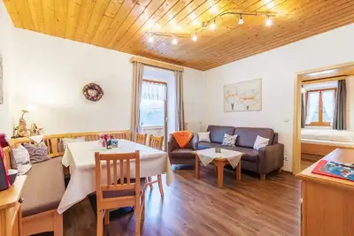 Image de Vier-Raum-Ferienwohnung, 80qm, Dusche/Wc, extra KĂĽche, Balkon