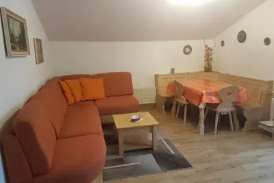Image de Ferienwohnung \"Traunstein\" (80 qm), Balkon, Küche extra, 3 Schlaf- und 1 Wohnzimmer, max 5 Personen