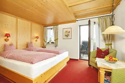 Image de Zwei-Raum-Ferienwohnung \"Kaiserstüberl\", 34 m², extra Schlafzimmer, sep. Küche und Balkon