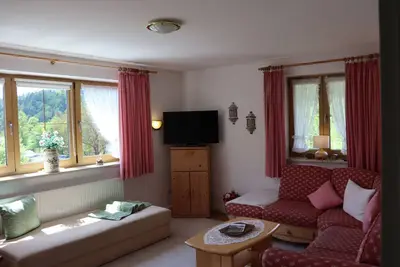 Image de Ferienwohnung 2-4 Personen, ca. 65 qm, 1 Schlafzimmer, Wohnzimmer, Küche mit Essecke, Balkon