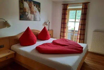 Image de 2) Drei-Raum-Ferienwohnung 57qm, 2-4 Personen, Dusche/Wc, 2 Extra-Schlafzimmer, KĂĽche, Balkon