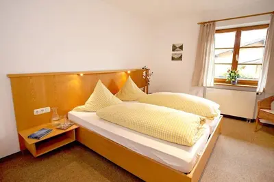 Image de Zwei-Raum-Ferienwohnung (3) 48qm, Dusche/Wc, Extra-Schlafzimmer, KĂĽchenzeile, Balkon