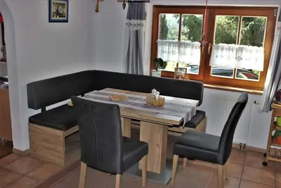 Image de Ferienwohnung Erdgeschoss, 50 qm, 2-4 Pers. , 1 Schlafzimmer, Wohnzimmer mit Ausziehcouch, Wohnküche, Bad/Wc