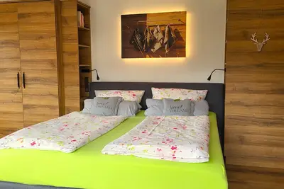 Image de Einraumwohnung (2) mit Unterbergblick 40qm, Dusche/Wc, Eßecke, Küchenzeile, Balkon