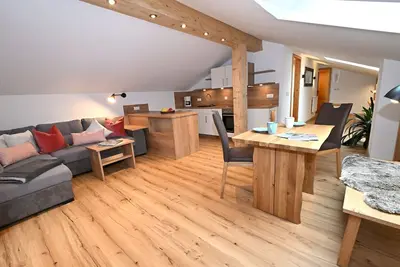 Image de Ferienwohnung Hochalm, 1-2 Personen, 47 qm, Dusche/Wc, Südbalkon, Tv, separates Schlafzimmer, Nichtraucher, Dachgeschoss