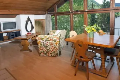 Image de Ferienwohnung Dachgeschoß (80 Qm) mit 2 Schlafzimmern, Wohnzimmer, Küchenzeile, Bad, separatem Wc, Tv