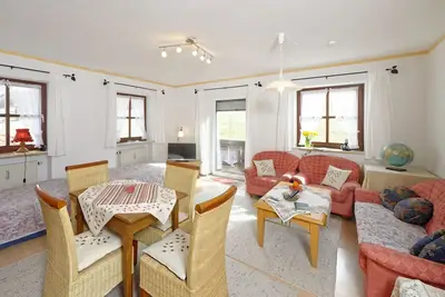 Image de Ferienwohnung° Iii im Nebenhaus, 65 qm mit extra Schlafzimmer, Ostbalkon°