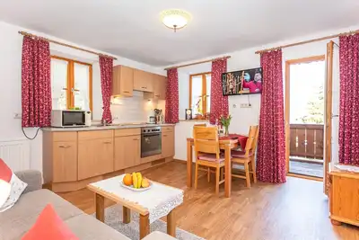 Image de schöne Ferienwohnung für 2 Personen mit Balkon und Bergblick