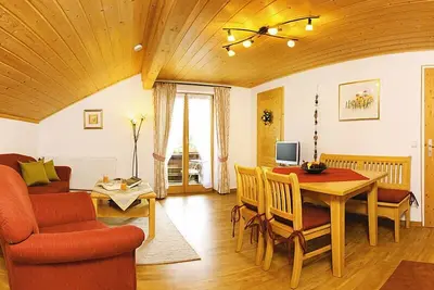 Image de Drei-Raum-Ferienwohnung \"Kaiserblick\", 55 m², 2 extra Schlafzimmer, Küchenzeile, Balkon