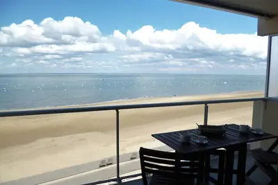 Image de Arcachon - Studio rénové avec grande terrasse, accès direct plage, parking