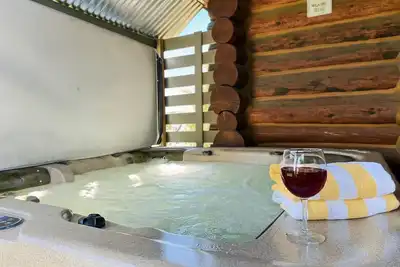 Image de REMRÉLÈVEMENT Gratuit Des DÉCHETS-Hottub-Wifi-Cours De Golf-Tv / Dvd-Bbq Grill-Burley Bear