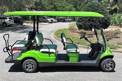 Image de Entièrement remodelé de haut en bas ~ cette maison de ville sera «difficile à quitter» ~ Golf Cart