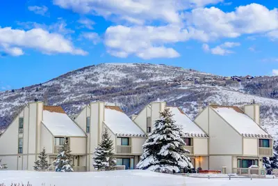 Image de Condo amélioré près de la ligne de bus, Hdtv, bain à remous, d'aubaines incroyables!