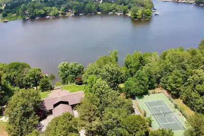 Image de Lake Hamilton, piscine privée, 23 personnes, retraites, mariages, événements, 36 Acres