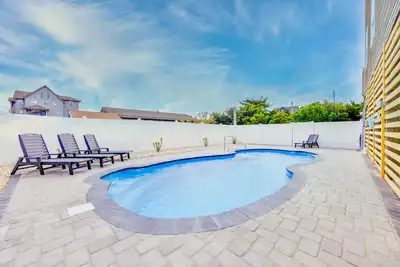Image de Élégant Oceanview Getaway dans Salvo w / Hot Tub, Grill, Smart Tv, & Dog-Friendly