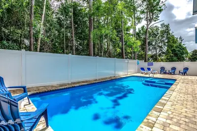 Image de Grande nouvelle maison de vacances abordable Grande cuisine / Piscine privée / Spa / Billard