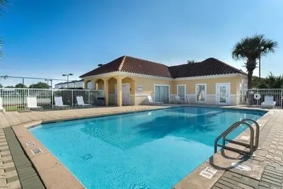 Image de Ciboney 2014 * Condo au 2ième étage avec accès à la plage privée.