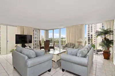 Image de Shoreline Towers 1056 Confortable Beach Front Trois de location Chambre de vacances