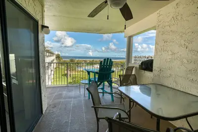 Image de Fantastique Ocean View Condo! Situé au Popular Resort Colony Reef Club 3406