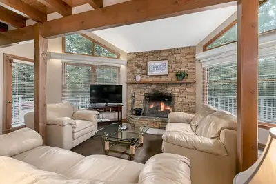 Image de Oubliez vos soucis lorsque vous venez dans ces charmants chalets de Gatlinburg!