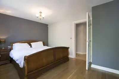 Image de Kirkwood Drive - parfait pour les personnes visitant \/ travaillant à Durham