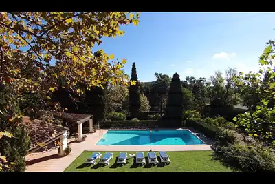 Image de Le Bikoro est une villa de 6 chambres et 3 salles de bains