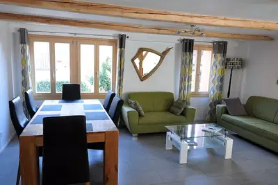 Image de Magnifiquement conçu Appartement. Entièrement équipé pour vos besoins de vacances. Pour 7