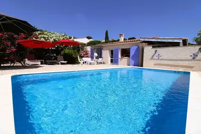 Image de Villa 6 personnes avec piscine privée et vue mer à La Londe-Les-Maures