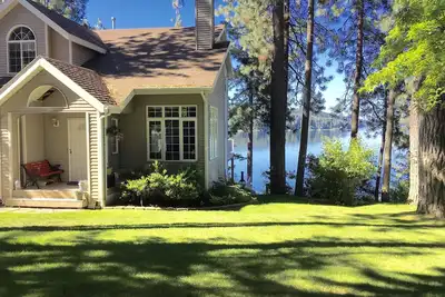 Image de Profitez de Lake Living avec beaucoup de jouets aquatiques amusants!