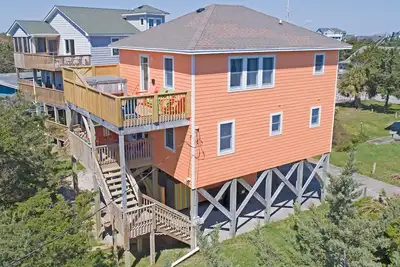 Image de Famille et chien-friendly! Oceanview Avon w \/ Cmty Pool, bain à remous, Bball, à pied de la plage