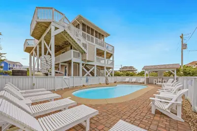 Image de Demi-bord de mer inoubliable avec piscine, bain à remous, Dogfriendly, promenade en bord de plage