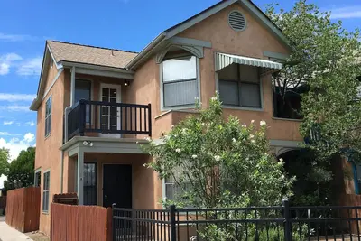 Image de Super Cute Home Town Près de la vieille ville! ! !