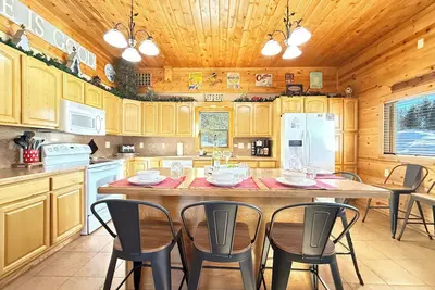 Image de 🚛Limination Gratuite Des DÉCHETS - Hottub-Wifi-Free Kids Funtv / Dvd-Bbq Grill-🐻Black Bear'Ry Inn