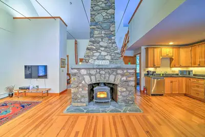 Image de Cabine Studio Serene Shelburne avec piscine Ă ressorts!