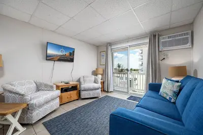 Image de Condos en bord de mer avec rare 2 nuits minimum de location et linge inclus!