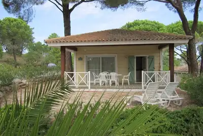 Image de Maison pour 8 personnes situé dans un parc arboré à Gassin