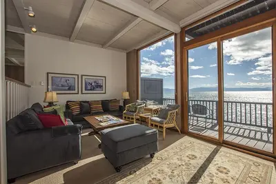 Image de Star Harbor # 13: 4 Br / 3 Ba condo / maison de ville Ă Tahoe City, pour 8 personnes