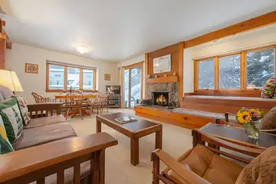 Image de Rmr: Condo classique Aspens + activités gratuites!