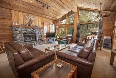 Image de Ensoleillé, confortable et spacieuse 4br Dollar Point Accueil avec Hoa Pier, piscine, tennis et l'accès!