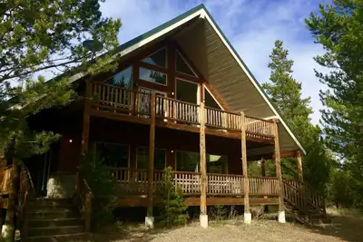 Image de North Star Bbq Grill⭐️Private Hot Tub Tv Satellite Cuisine Spacieuse 30 Mins Vers Yellowstone