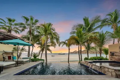 Image de Casa Cuvée · Medano Beachfront | Chic Luxury 4br | Cabo San Lucas